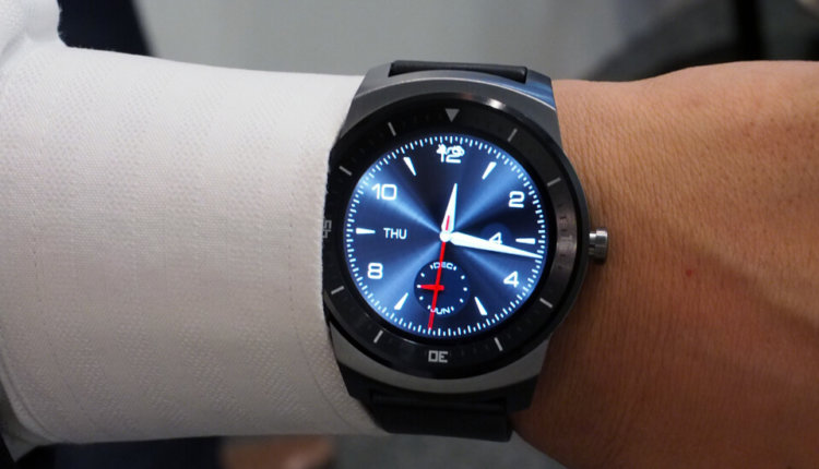 Поздравляем Apple с долгожданным выходом на рынок часов. LG G Watch R. Фото.