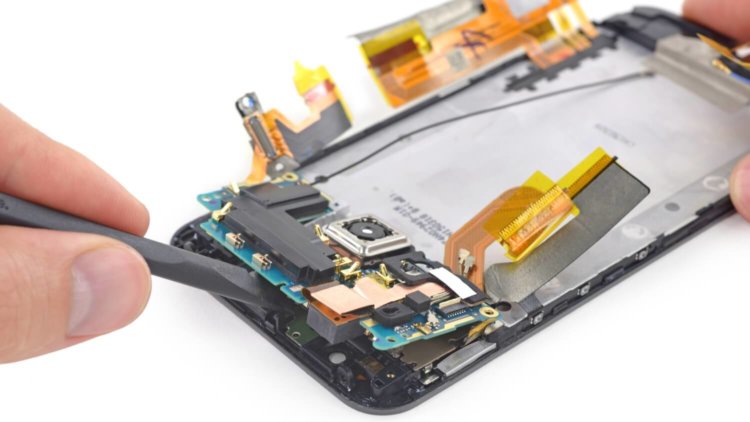 Дорог ли HTC One M9 в ремонте? Фото.