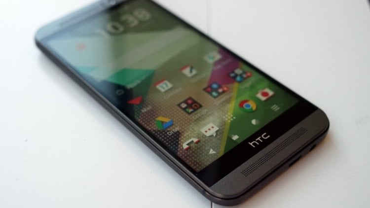 Удастся ли научить HTC One M9 плавать? Фото.