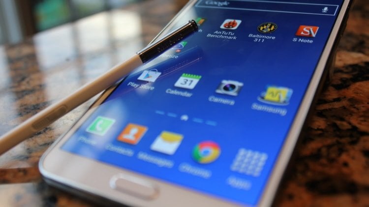 Семь смартфонов для тех, кому надоел пластик. Samsung Galaxy Note 3. Фото.