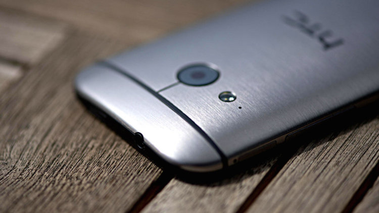 HTC ставит крест на мини-смартфонах. Фото.