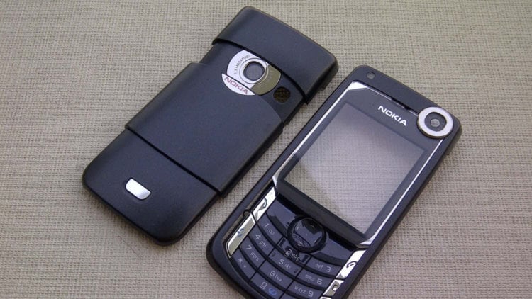 Что не умели смартфоны десять лет назад? Встроенная память. Фото.