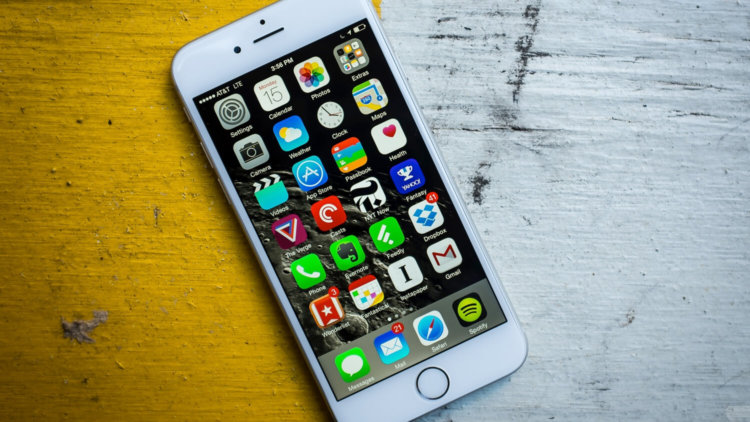 Самые быстрозаряжающиеся смартфоны. 11. Apple iPhone 6. Фото.