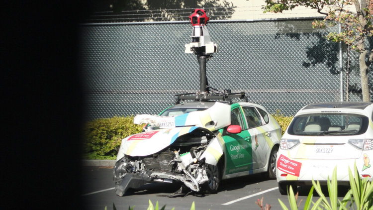 Автомобили Google успели побывать в 11 ДТП. Фото.