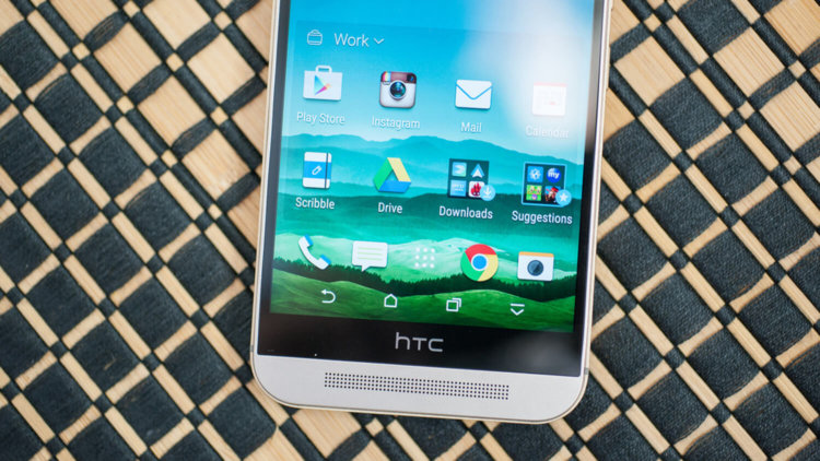 Топ смартфонов в пределах 25 тысяч рублей. HTC One M9s. Фото.