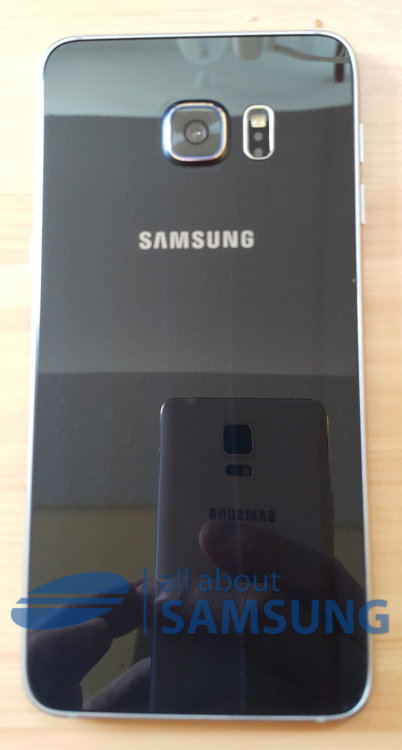 В Сети появились первые живые фотографии Samsung Galaxy S6 Edge Plus. Фото.
