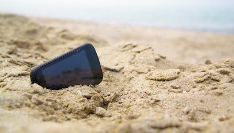 Что необходимо знать, отправляясь с Android-смартфоном на пляж. Солнце и песок. Фото.