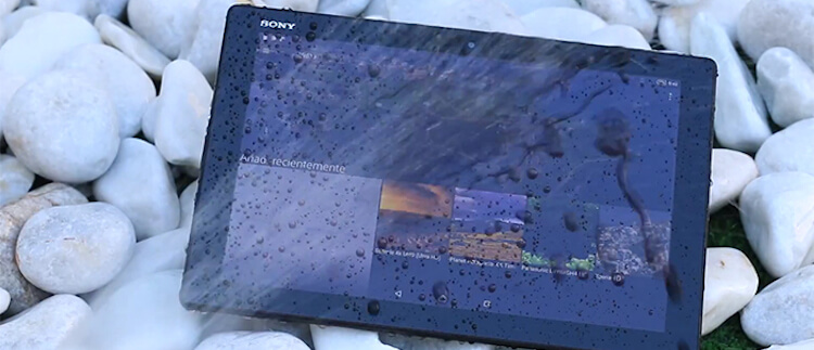 Sony-Xperia-Z4-Tablet-mojado