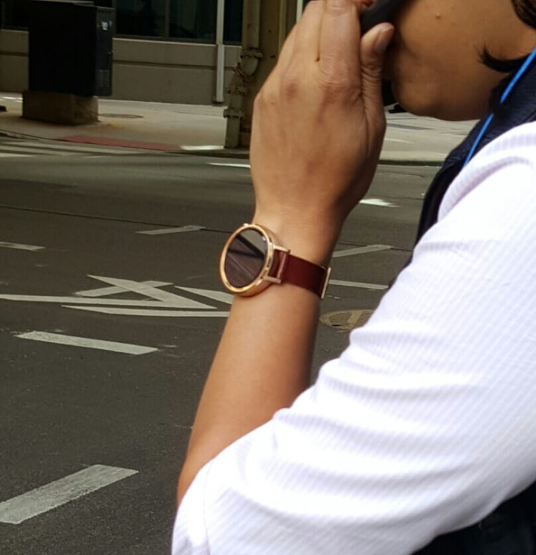 Moto 360 второго поколения заметили на улицах. Moto 360 второго поколения заметили на улицах. Фото.