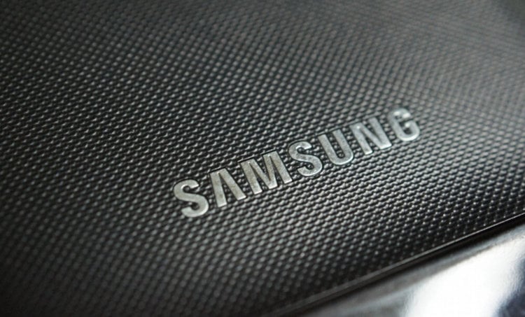 Samsung тестирует планшет с диагональю экрана 18,4 дюйма. Фото.