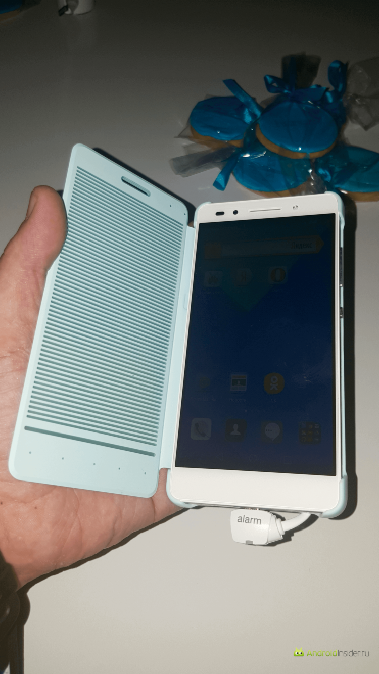 Huawei представила в России Honor 7 и Honor Band. Фото.