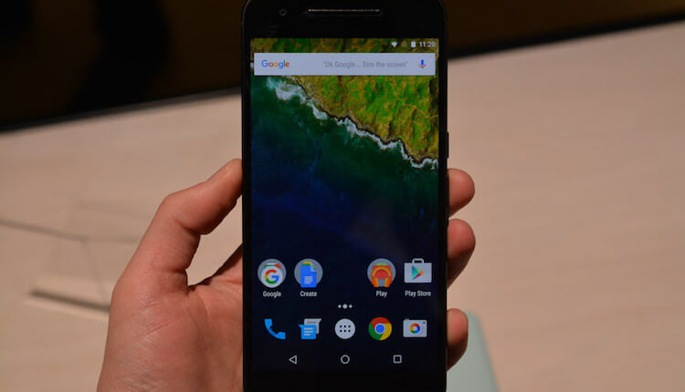 В Nexus 6P используется AMOLED-экран от Samsung последнего поколения. В Nexus 6P используется AMOLED-экран от Samsung последнего поколения. Фото.