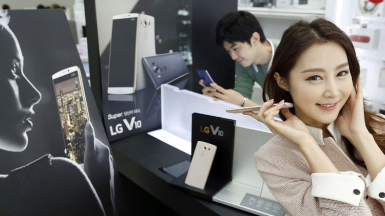 Три непохожих на другие Android-телефона (Осень-2015). Три непохожих на другие Android-телефона (Осень-2015). Фото.