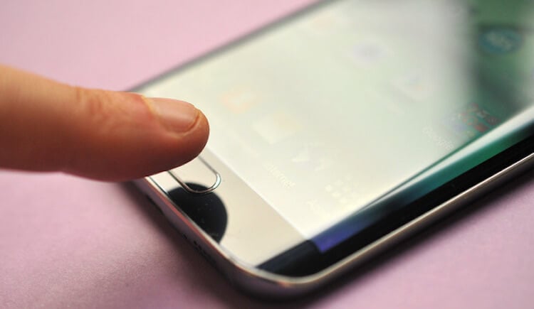 В оболочке TouchWiz для Galaxy S6 Edge было обнаружено 11 проблем безопасности. Фото.