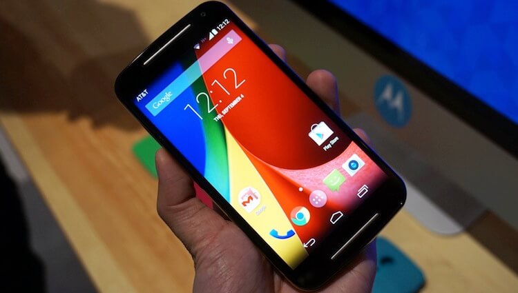 Пять недорогих смартфонов в качестве подарка на Новый год или Рождество. Motorola Moto G (второго поколения). Фото.