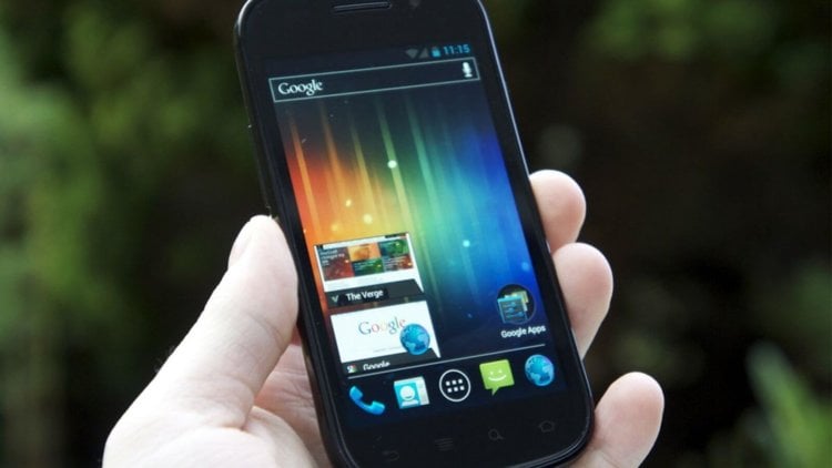 Nexus S спустя 4 года после релиза можно обновить до Marshmallow. Фото.