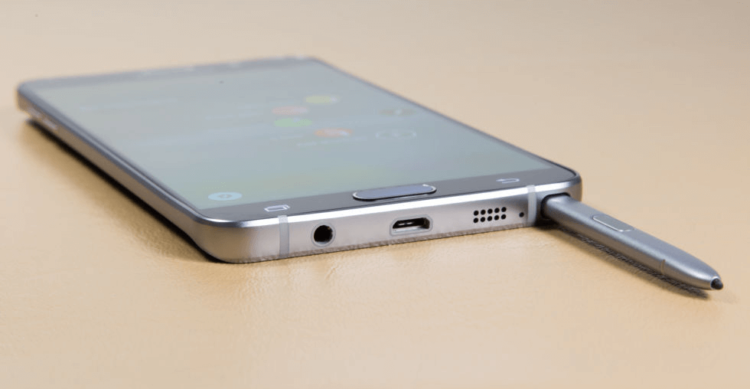 На Galaxy Note 5 появилось сообщение, предупреждающее о проблеме с S Pen. Фото.