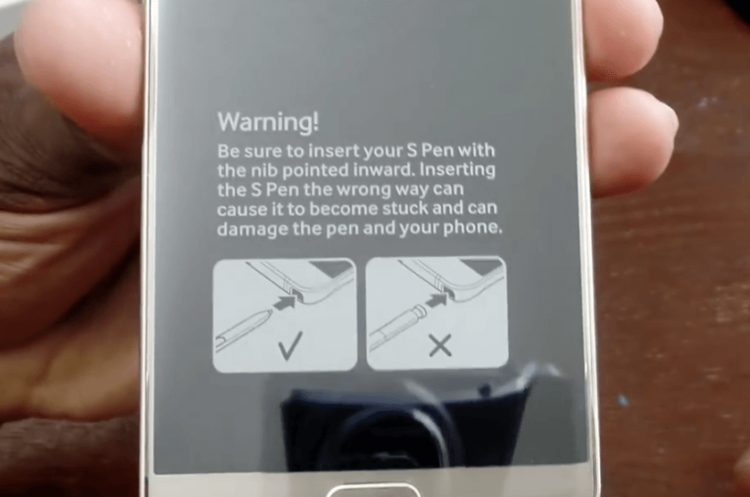 На Galaxy Note 5 появилось сообщение, предупреждающее о проблеме с S Pen. Фото.