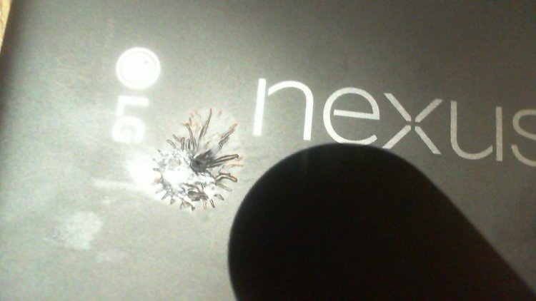 Новый Nexus 5X оказался слишком горячим, чтобы его покупать. Фото.