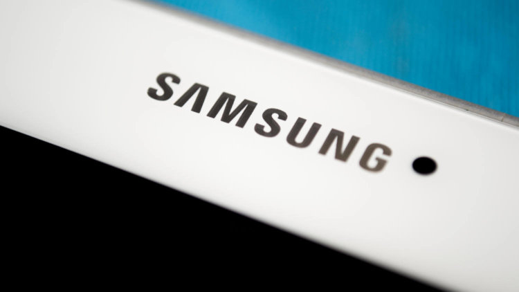 С какими успехами Samsung и Apple вошли в 2016 год? Фото.