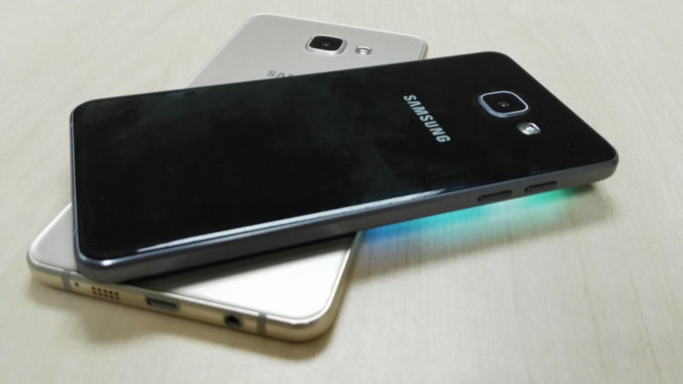 Новые смартфоны Samsung Galaxy A обладают выдающейся автономностью. Фото.