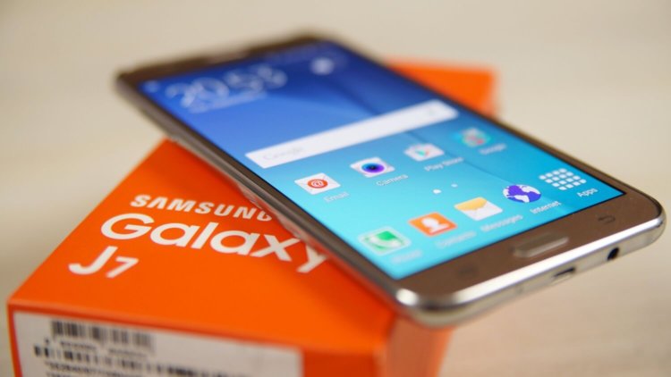 В Сети появились характеристики Samsung Galaxy J7 (2016). Фото.