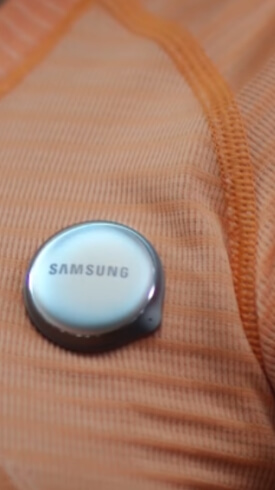 Samsung готовит сюрприз для любителей носимых устройств. Фото.