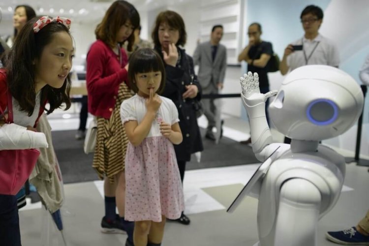 В Японии откроется магазин с роботами-продавцами. Фото.