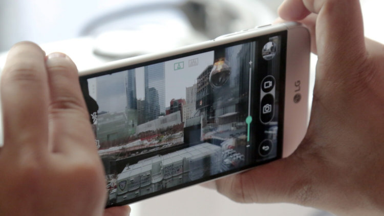 Интересные открытия MWC 2016. Широкоугольная камера LG G5. Фото.