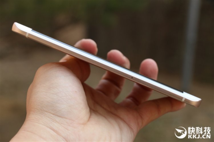 Фотографии телефона Xplay 5, с которого началась весна. Фотографии телефона Xplay 5, с которого началась весна. Фото.