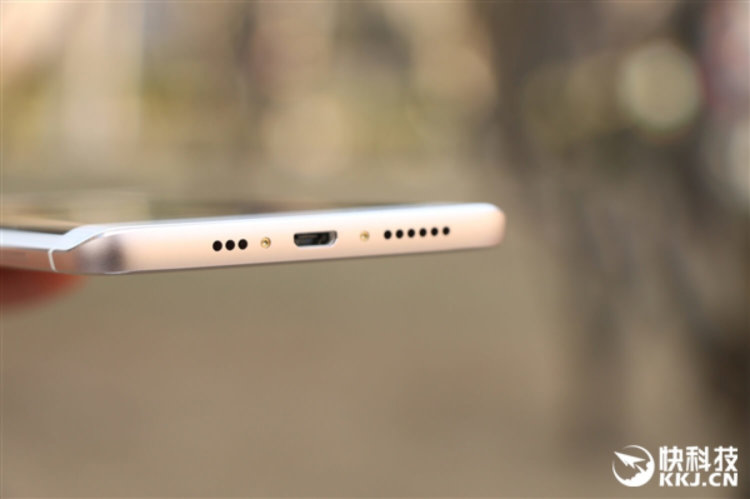 Фотографии телефона Xplay 5, с которого началась весна. Фотографии телефона Xplay 5, с которого началась весна. Фото.