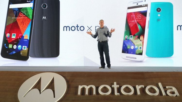 Очередные перемены в Lenovo, Рик Остерлох покидает Motorola. Фото.