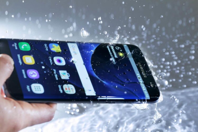 Что именно защищает Galaxy S7 от попадания влаги. Фото.