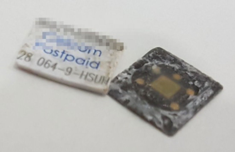 Умельцы засунули в Galaxy S7 edge две SIM-карты и карту памяти. Умельцы засунули в Galaxy S7 edge две SIM-карты и карту памяти. Фото.