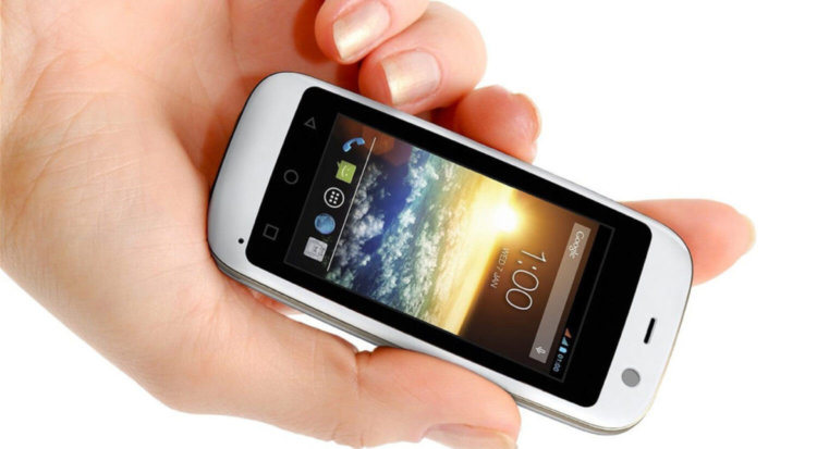 Встречайте самый маленький современный Android-смартфон. Фото.