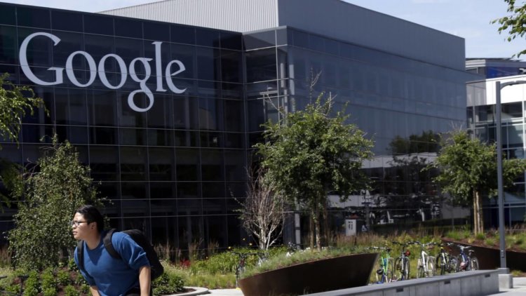 Google вновь обошла Apple, став самой дорогой корпорацией мира. Фото.