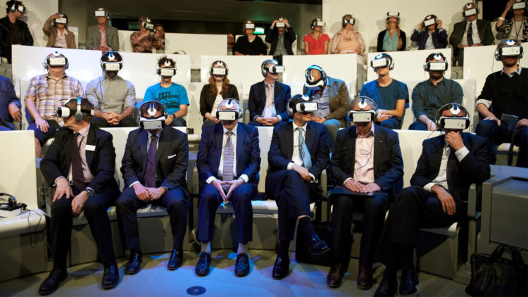Новая технология Microsoft позволит запускать VR-игры на слабых смартфонах. Фото.