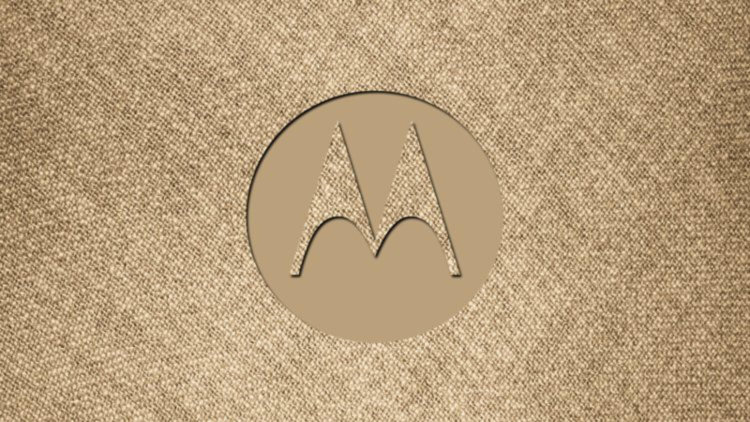 Постер предположительно «рассказал» о розовом Moto Z. Фото.