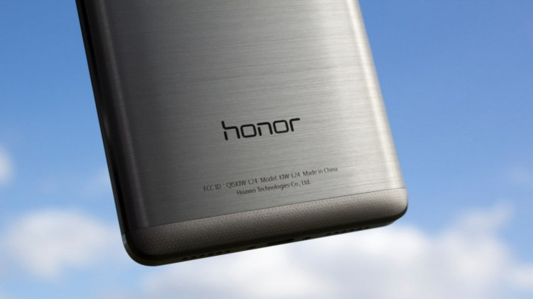 Объявлена дата начала продаж Honor 5C в России. Фото.