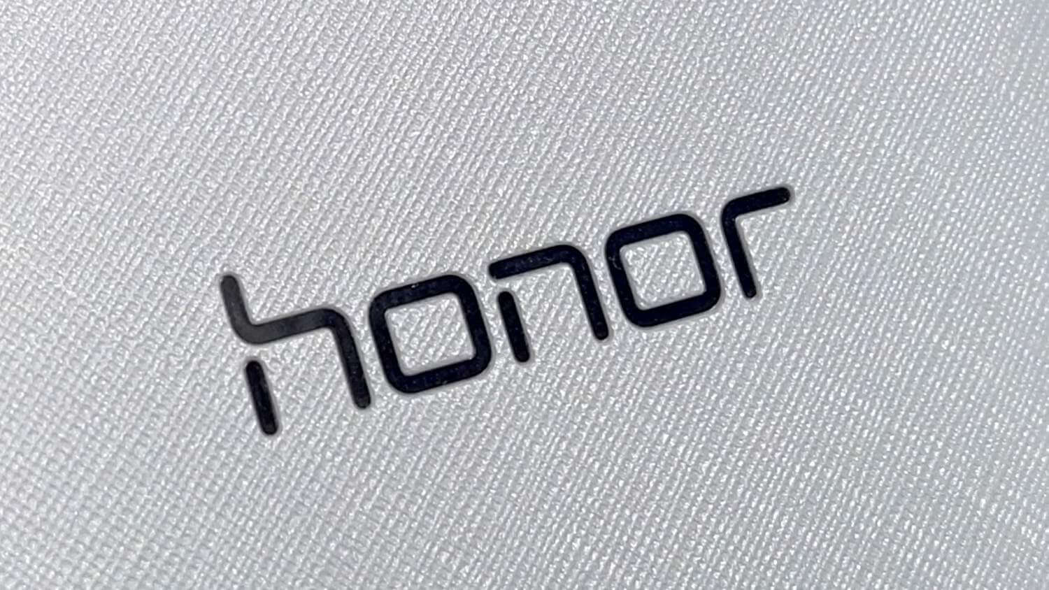 Huawei подтвердила имя смартфона-гиганта — Honor Note 8. Фото.
