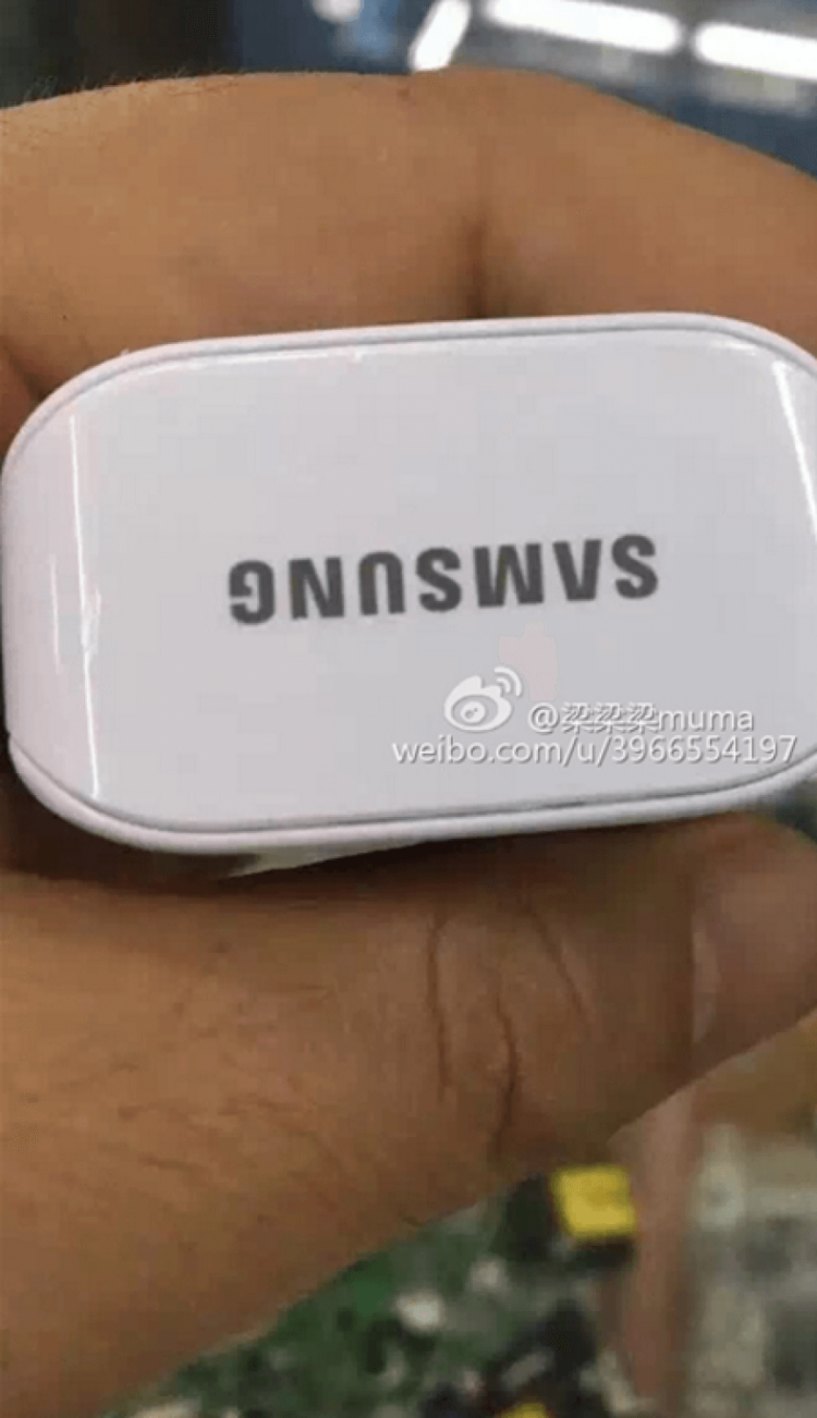 Каким будет зарядное устройство Galaxy Note 7? Фото.