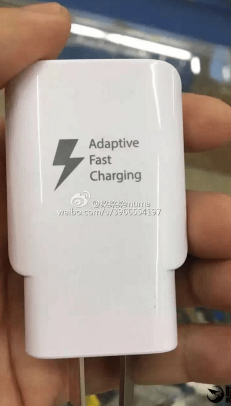 Каким будет зарядное устройство Galaxy Note 7? Фото.