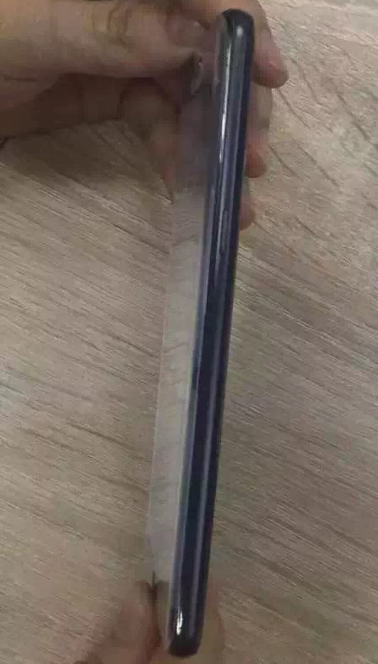 Так ли плох Note 7 с изогнутым дисплеем? Фото.