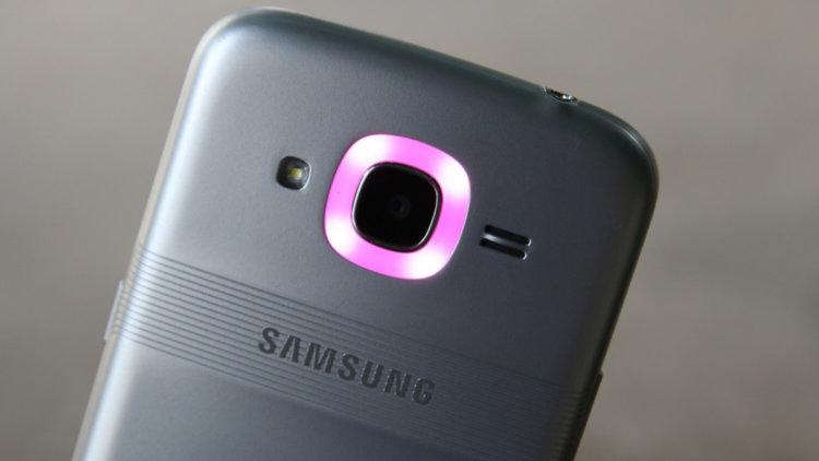 Samsung представила улучшенный Galaxy J2 Pro. Фото.