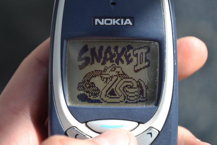 Телефоны-иконы, такие есть у каждой компании. Nokia 3310. Фото.