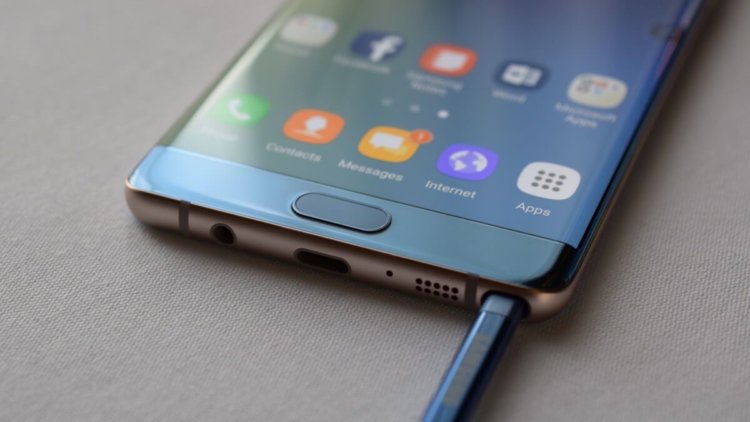 Samsung подтверждает выпуск Note 8 во втором полугодии. Фото.