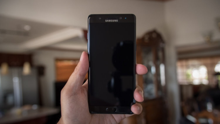Galaxy Note 7 впервые проверили на прочность. Фото.
