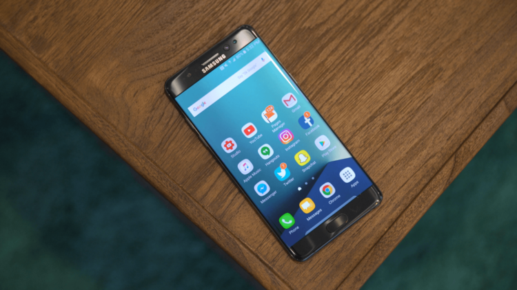 Samsung останавливает поставки Galaxy Note 7 из-за случаев возгорания смартфона. Фото.