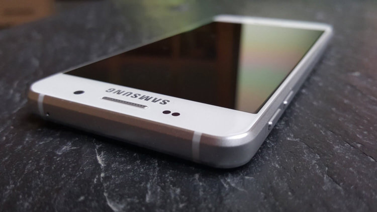 Samsung Galaxy C9 готовится к релизу. Фото.