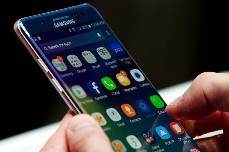 Samsung выпустит обновление для опасных Note 7, смартфоны будут заряжаться до 60%. Фото.